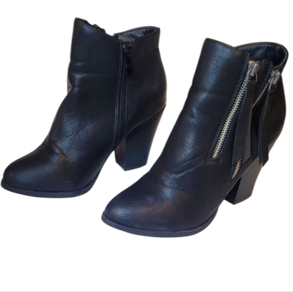 JOURNEY COLLECTION Women's Ankle Heeled Boots.